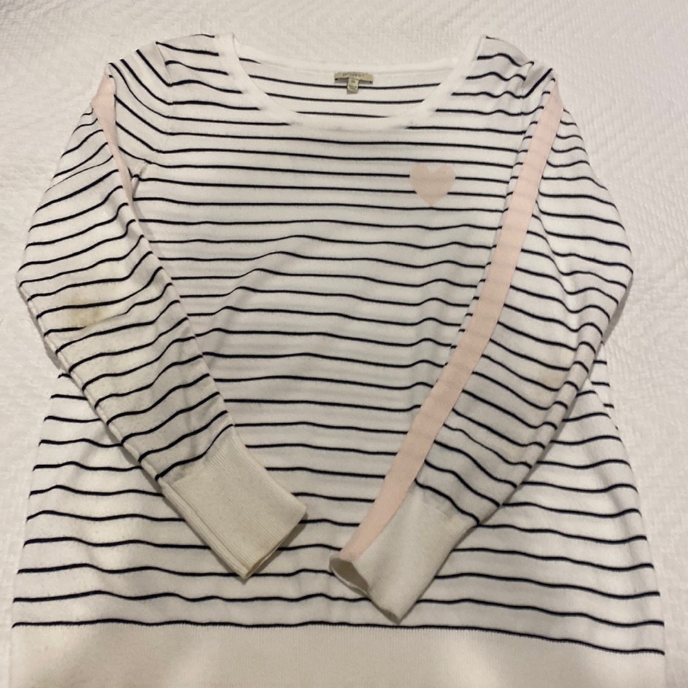 Lightweight sweater white with black stripes and a pink heat on left side